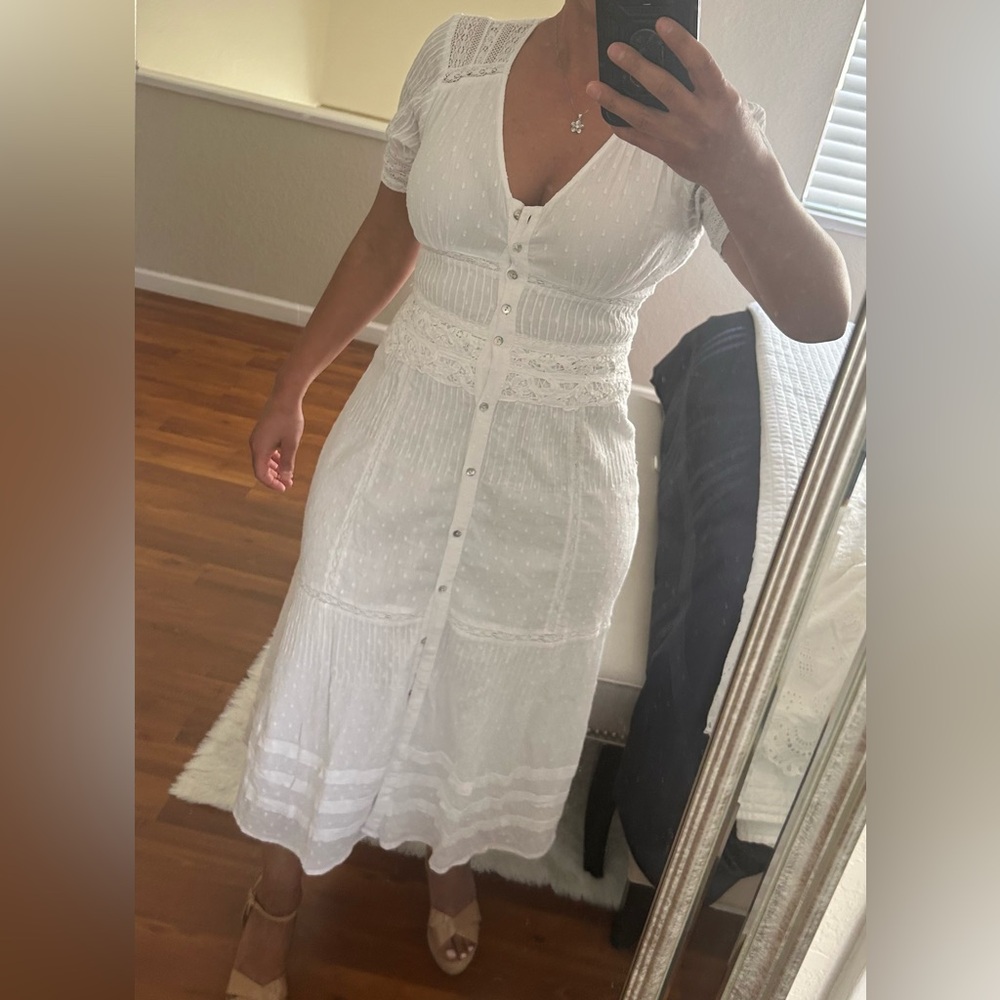 Lovely summer dress.